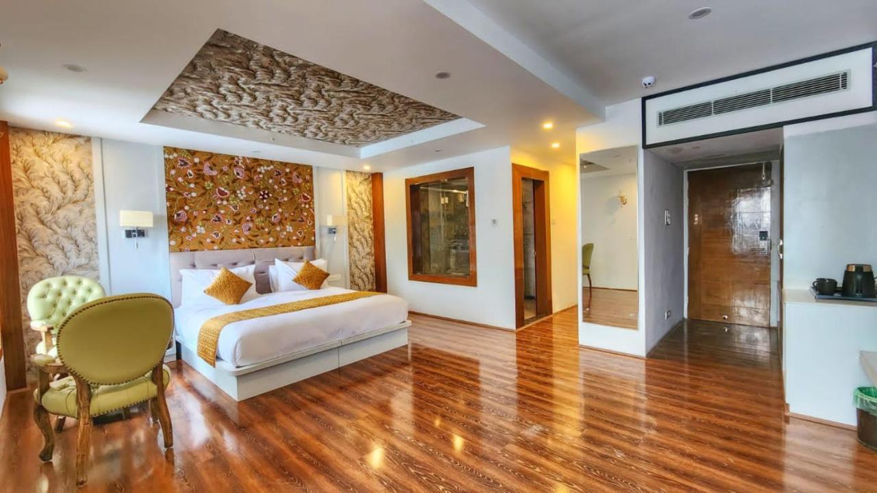The Walnut Creek Pahalgam Hotel Exterior photo