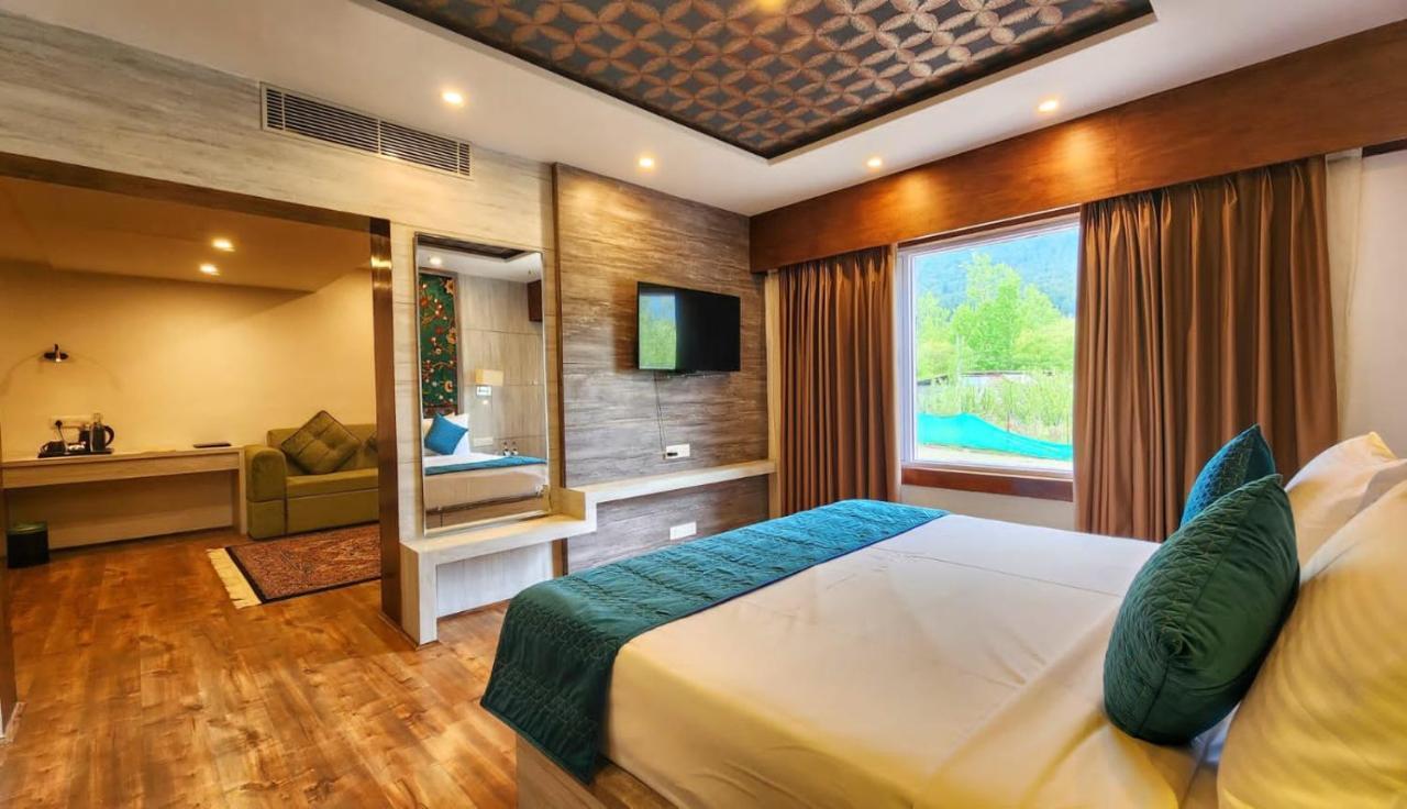 The Walnut Creek Pahalgam Hotel Exterior photo