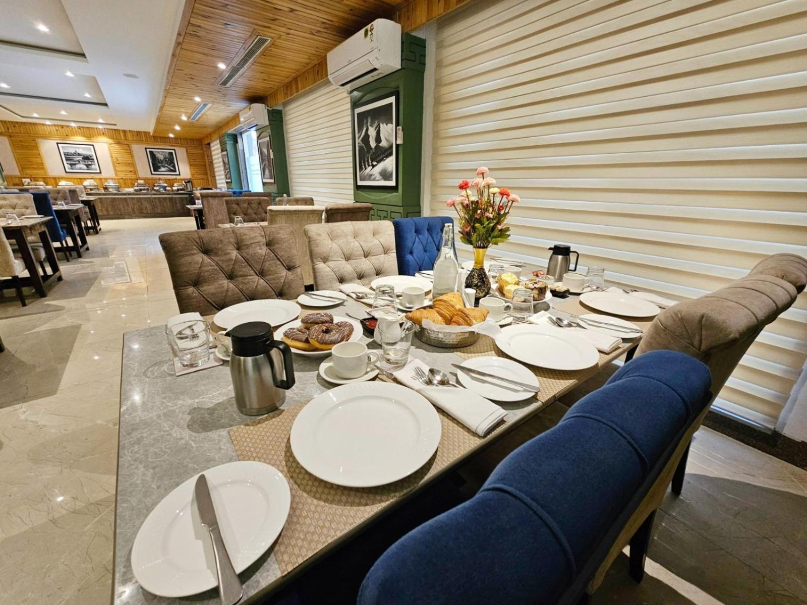 The Walnut Creek Pahalgam Hotel Exterior photo